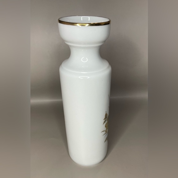 Stunning Classic German Kaiser Porcelain Hand Painted Blue & Gold Flower Vase - Picture 7 of 12